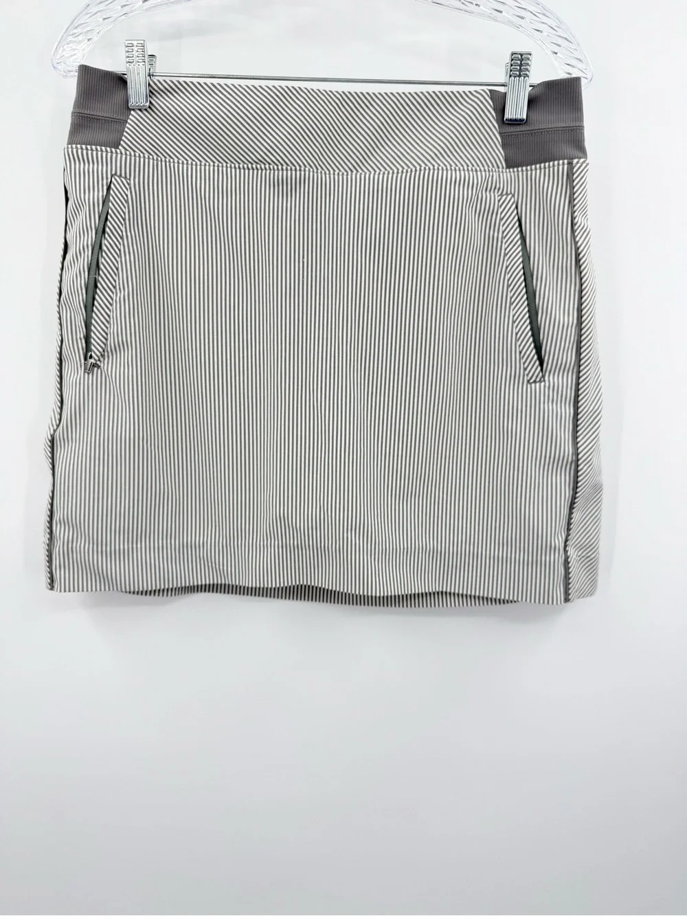 Athleta Brooklyn Textured Pull On Skort Gray Ivory Stripe Size‎ 10